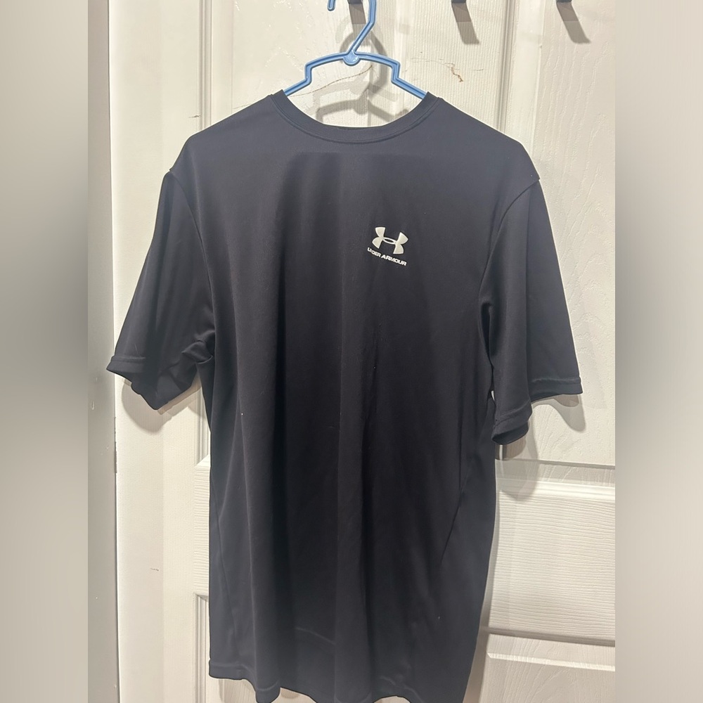 Men’s under armour sports shirt